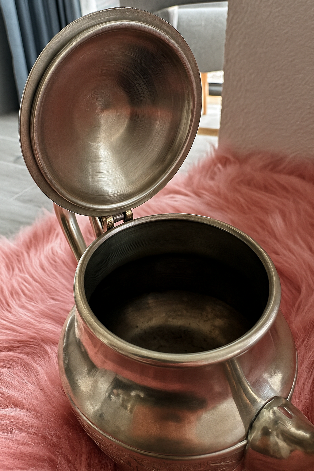 Antique Moroccan Silver Teapot – Engraved Royal Heritage