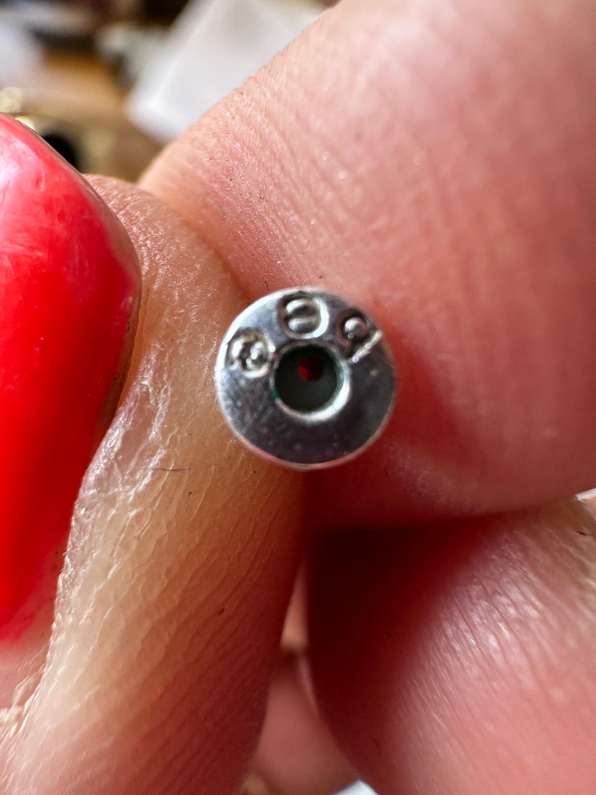 Vintage Rhinestone Heart Stud Earrings – 90s Inspired