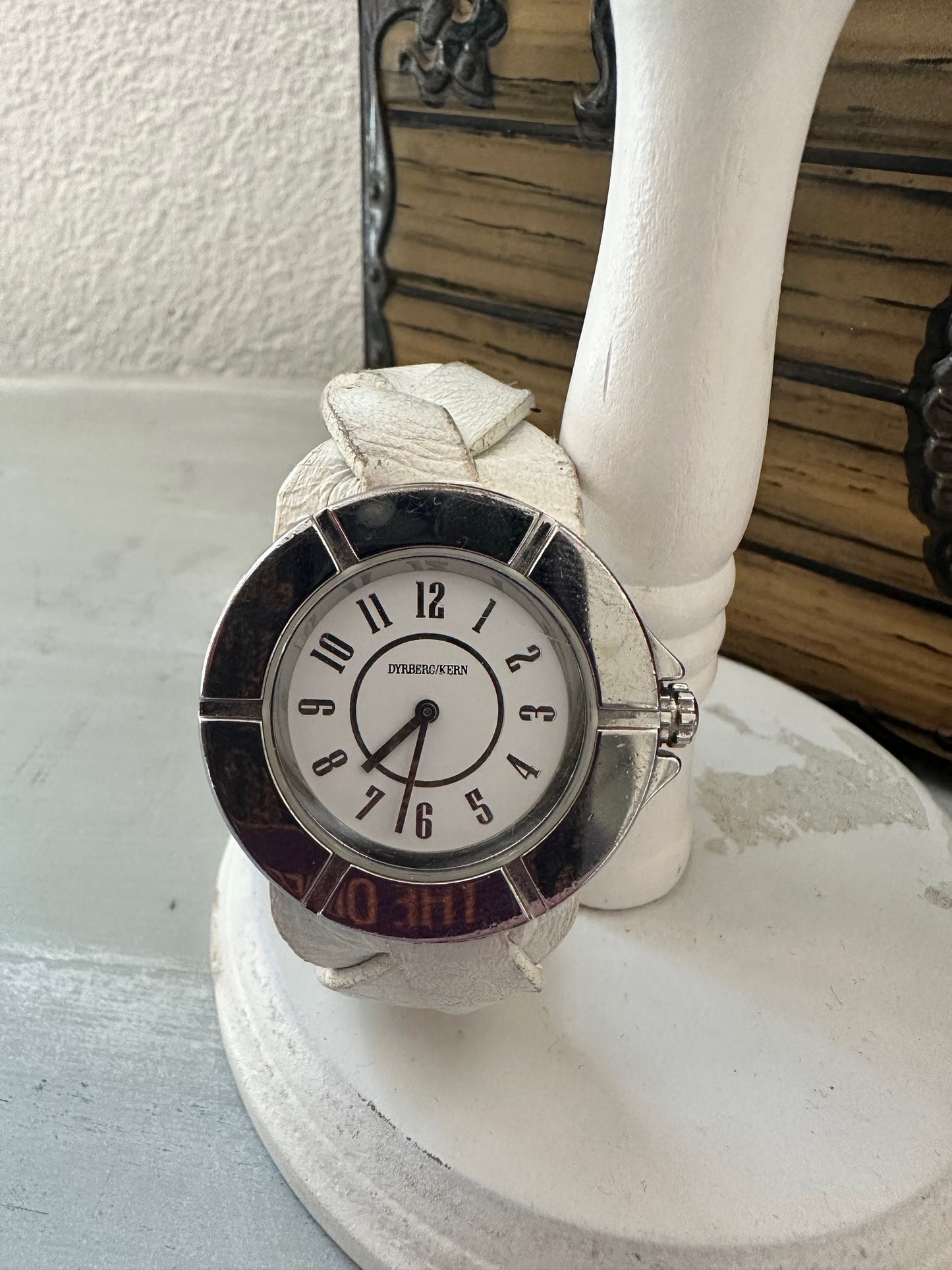 Dyrberg/Kern Statement Watch – Vintage White Edition