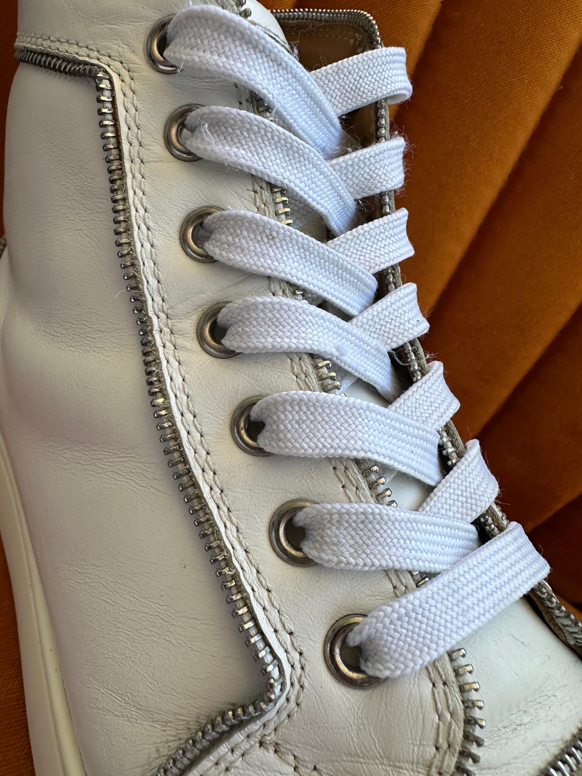 Christian Louboutin Louis Spikes - High-Top Sneakers - Wit/Zilver