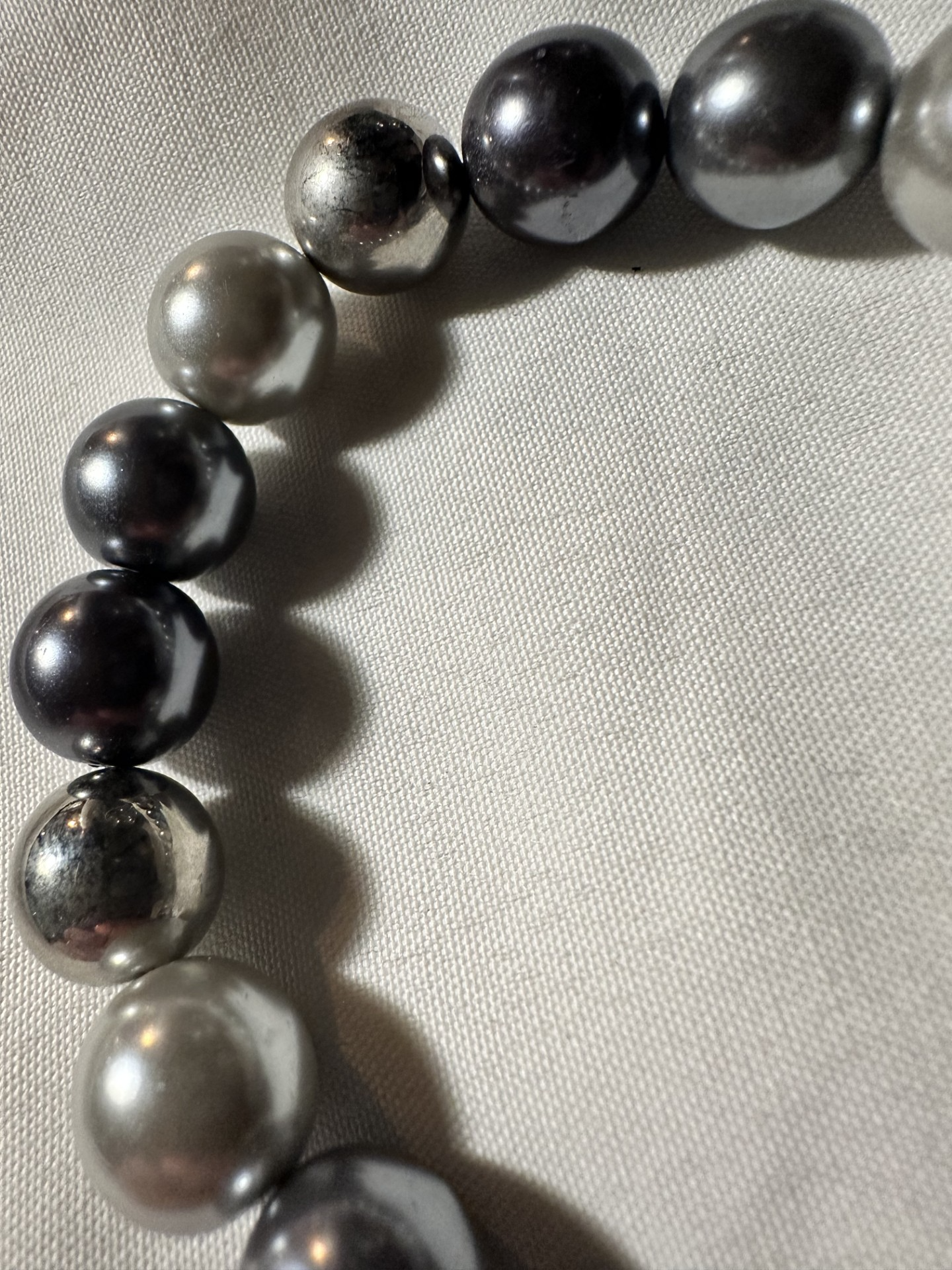 Bold Pearl Statement Necklace – Triple Tone