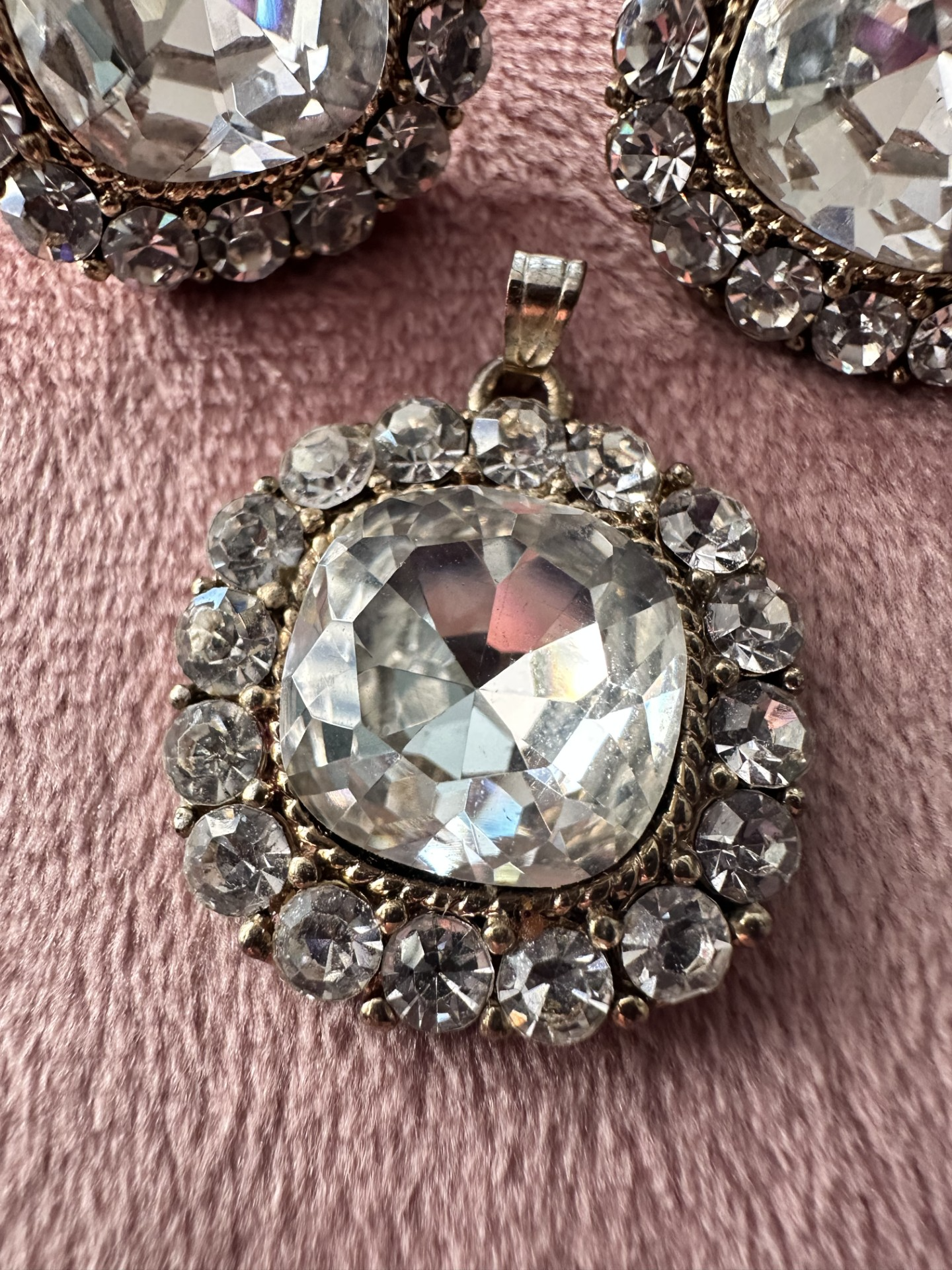 Crystal Reverie Set  Timeless Radiance from the Mid-Century Era