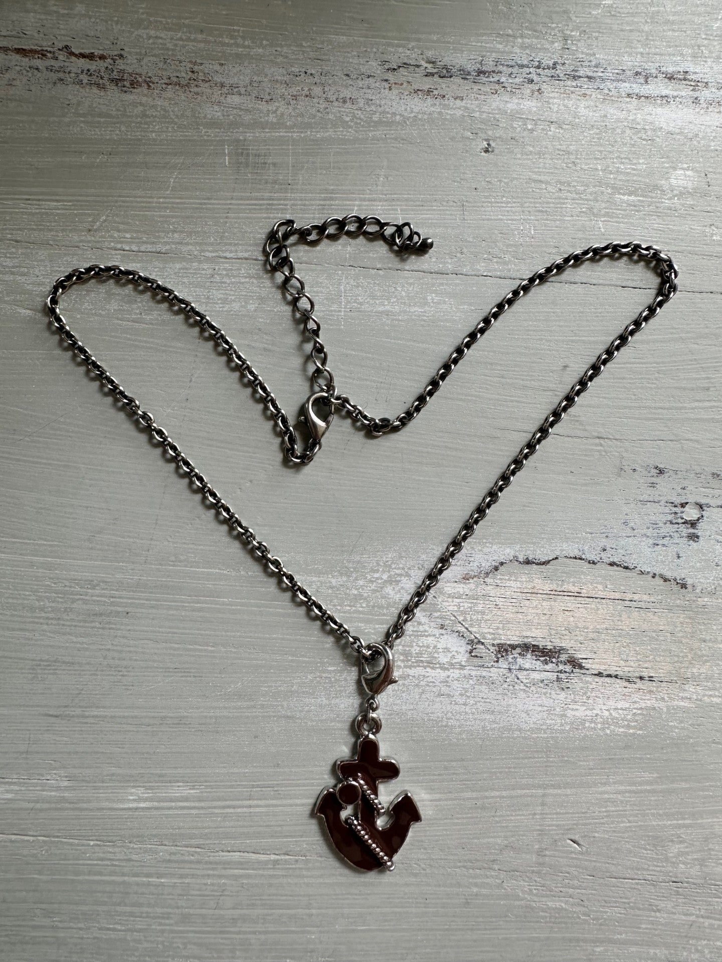 “Faith, Hope & Love” Anchor Necklace – Vintage Symbolism in Enamel & Silver Tone