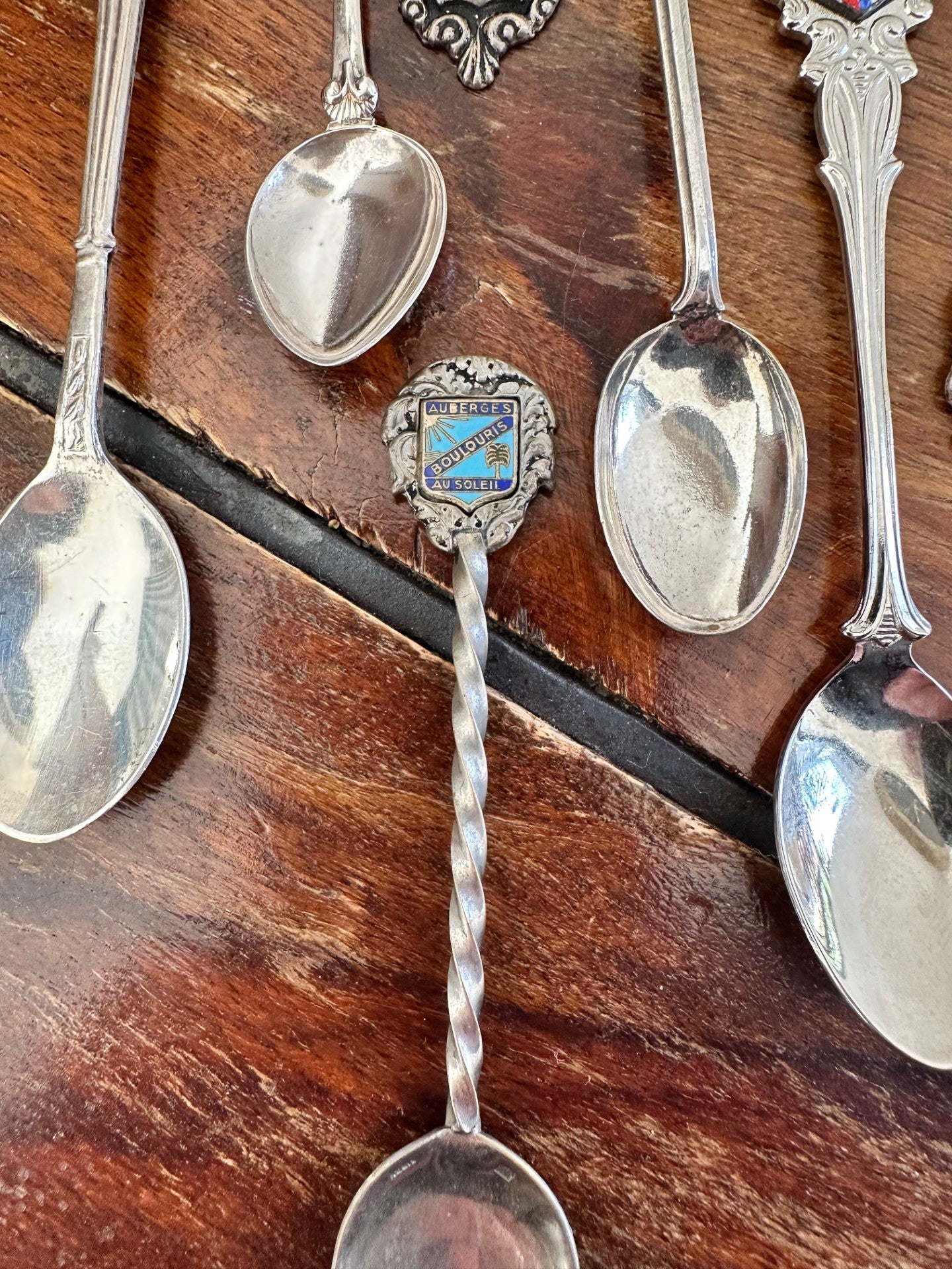 Worldwide Souvenir Spoon Collection – Set of 10 Vintage Collector Pieces