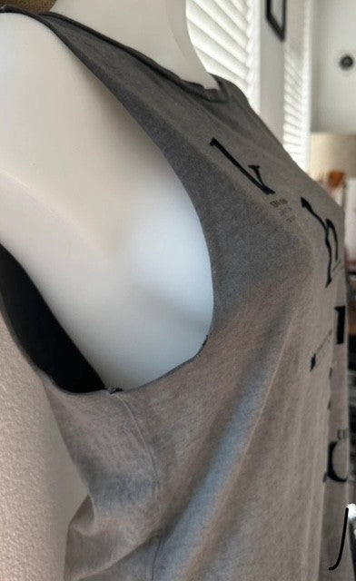 Khujo “Griffith” Sleeveless Graphic Top – Size 38 / Medium