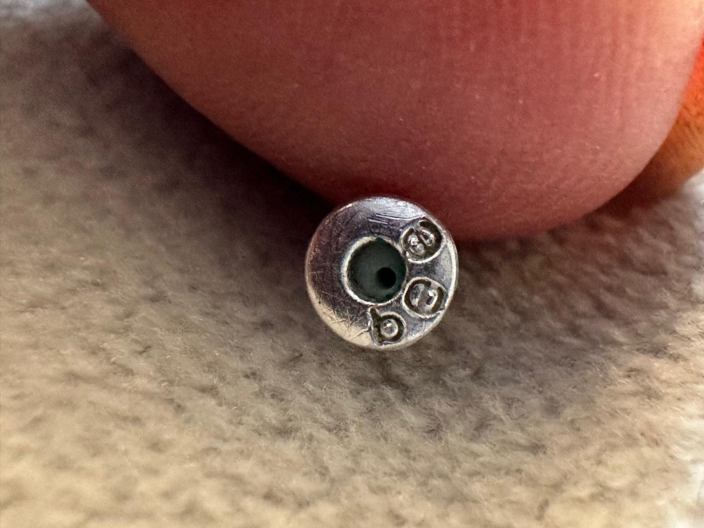 Vintage Rhinestone Heart Stud Earrings – 90s Inspired